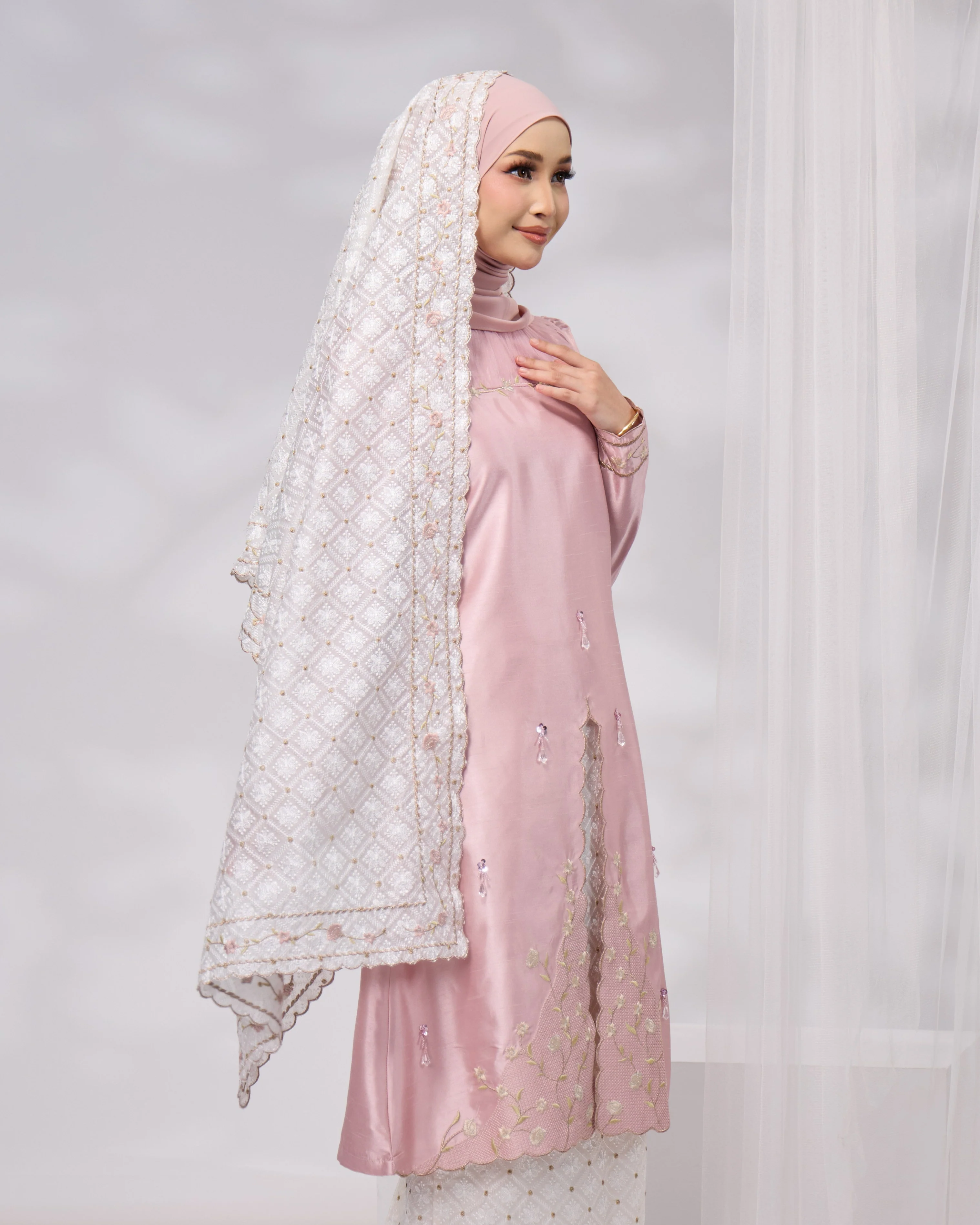 ACCESSORIES & HEADSCARVES (76 HOURS SALE)